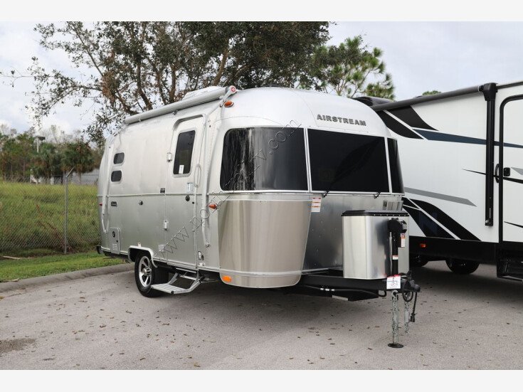 Thumbnail Photo undefined for New 2023 Airstream Caravel